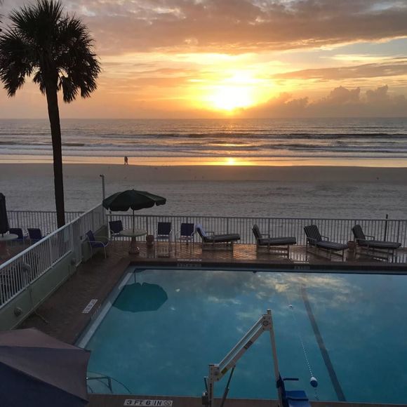 Meet your Posher, Jean - Picture 1 of 1